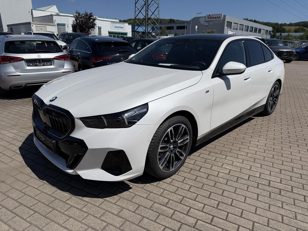 Bild des Angebotes BMW 520 d xDr M Sport Pro DRPROF/ICONIC/HUD/AHK/PANO