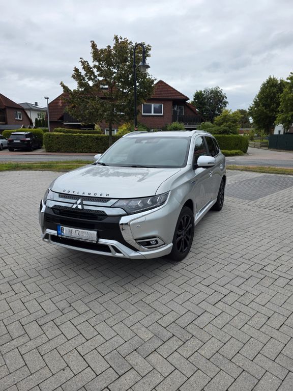 Bild des Angebotes Mitsubishi Outlander 2.4 MIVEC PLUG-IN HYBRID 4WD Top Top