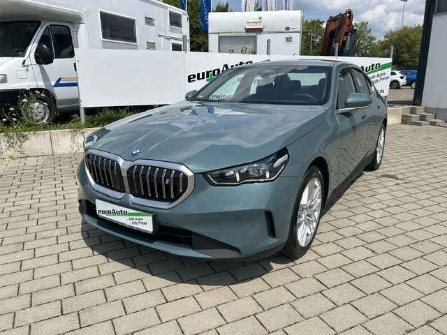 Bild des Angebotes BMW i5 eDrive40 Lim. Komfortzugang aut. Heckkl.