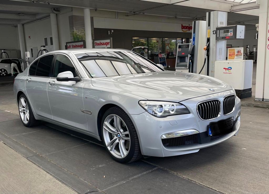 Bild des Angebotes BMW 750d Mpaket Top