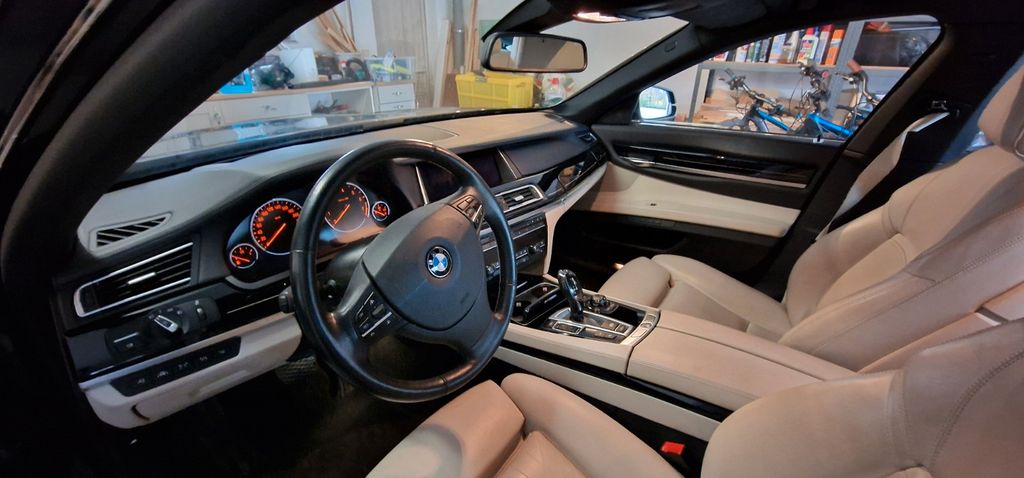 Bild des Angebotes BMW 750i - Headup - Leder - Standheizung u.v.m.