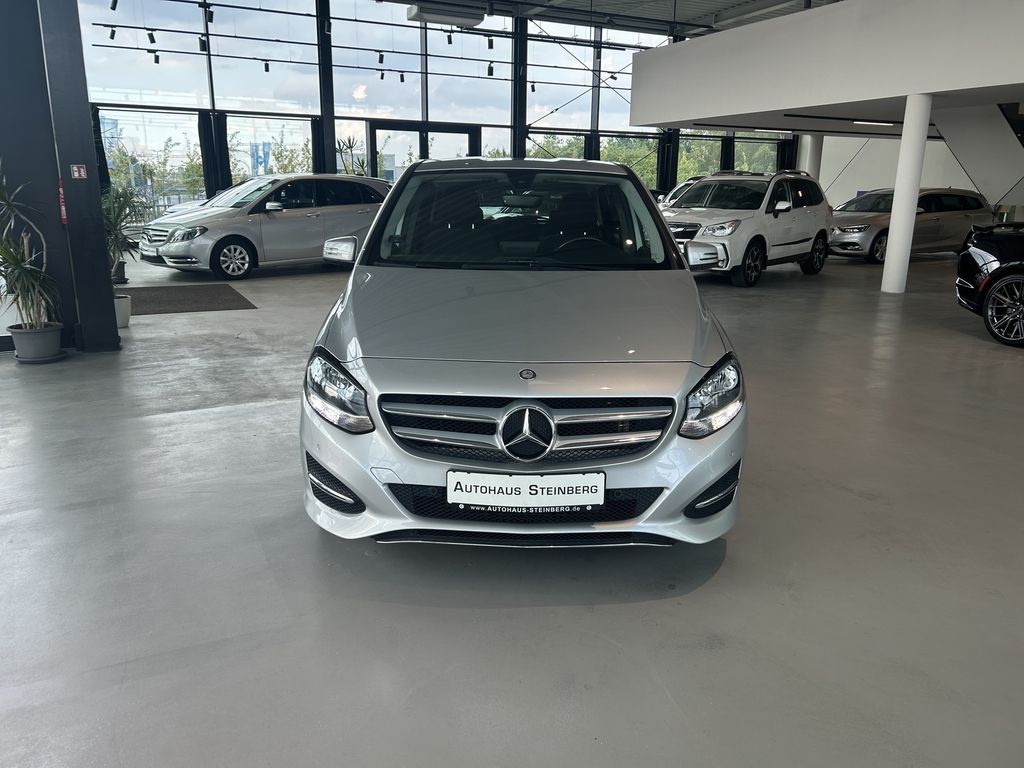 Bild des Angebotes Mercedes-Benz B 180 NAVIGATION+SHZ+TEMPOMAT+PDC B 180 B B 180