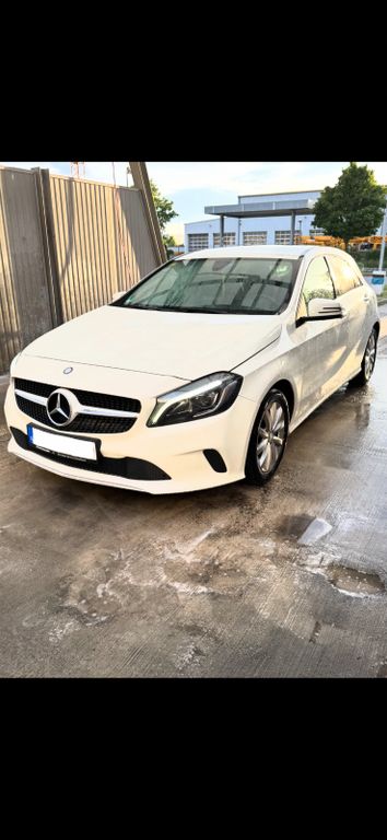 Bild des Angebotes Mercedes-Benz A 160 - Facelift W176