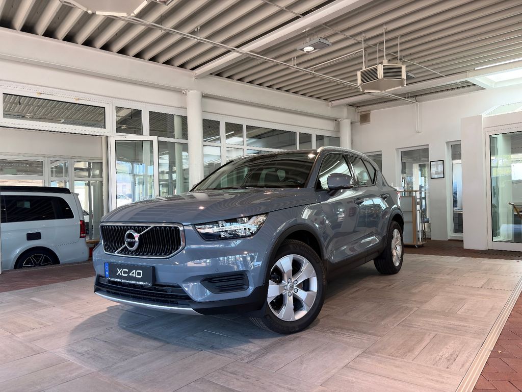 Bild des Angebotes Volvo XC40 D4 Mom Pro AWD Autom AHK Navi Klima Leder