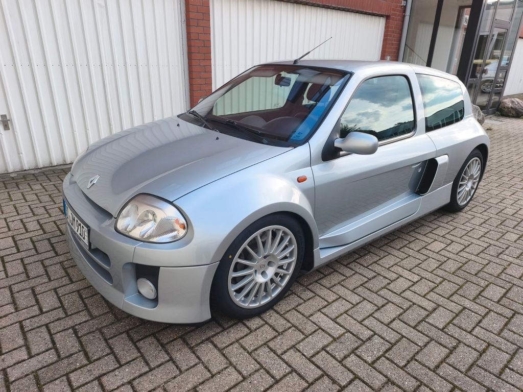 Renault Clio 3.0 V6 Sport deutsche Ausführung