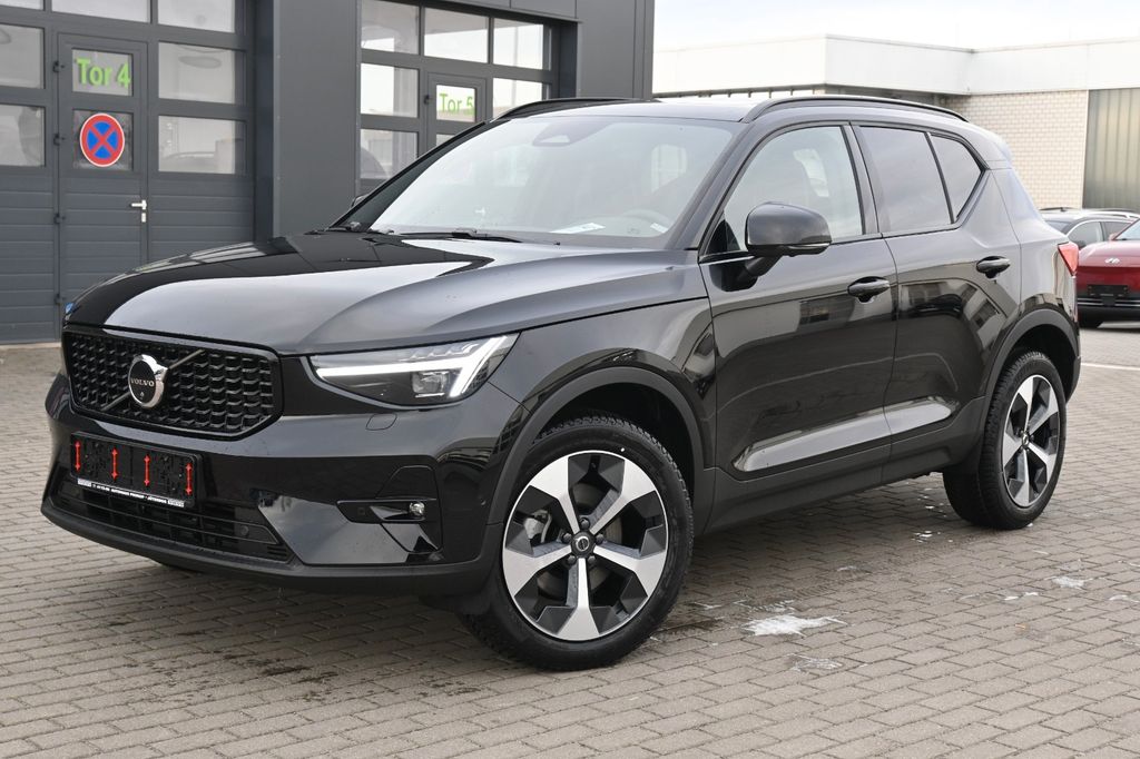 Bild des Angebotes Volvo XC40 B4 DKG Ultra Dark*360°*PANO*ACC*Allwetter