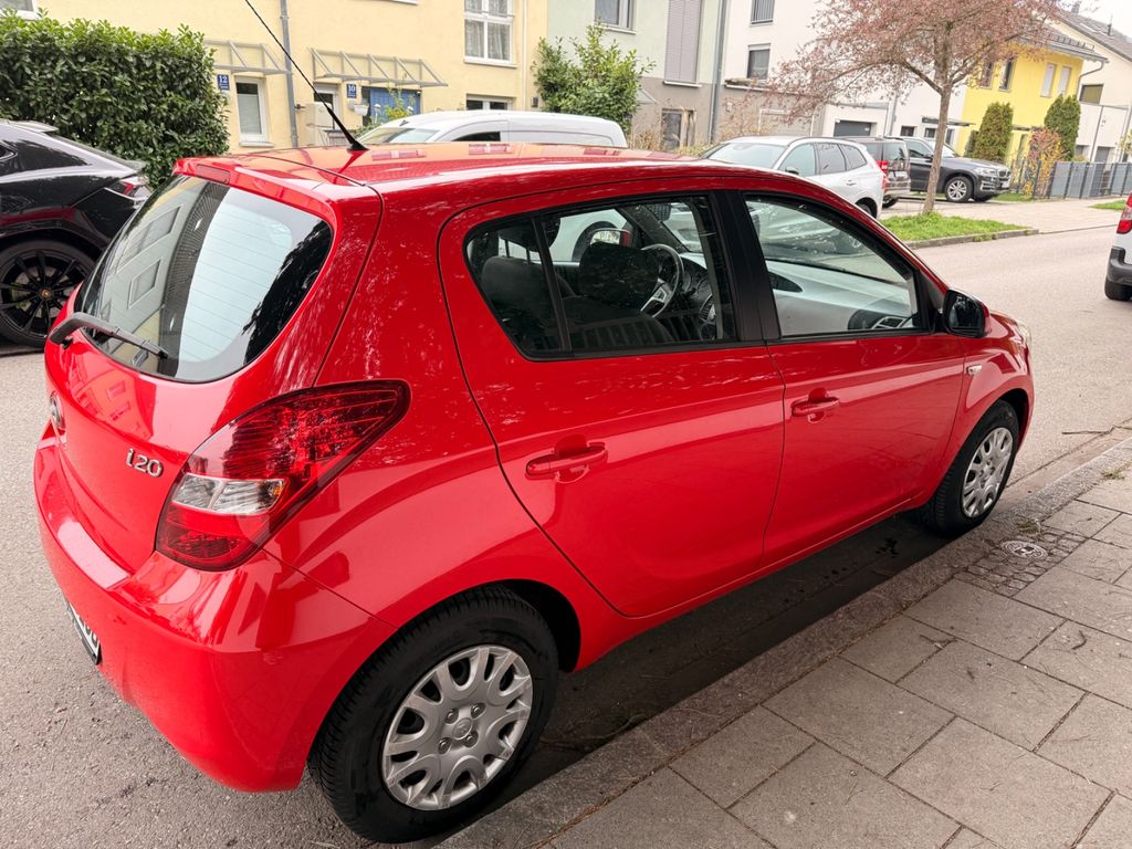 Bild des Angebotes Hyundai i20 1.2 FIFA WM Edition neueReifen, Klima