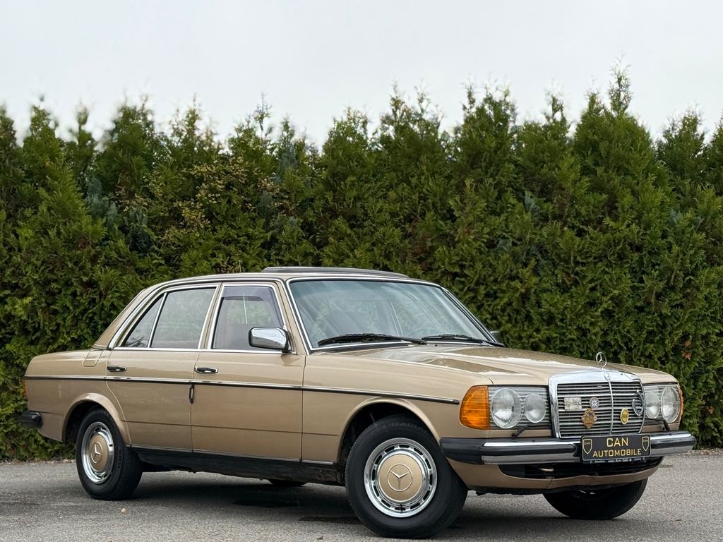 Bild des Angebotes Mercedes-Benz 200 W123 4-GANG AUT