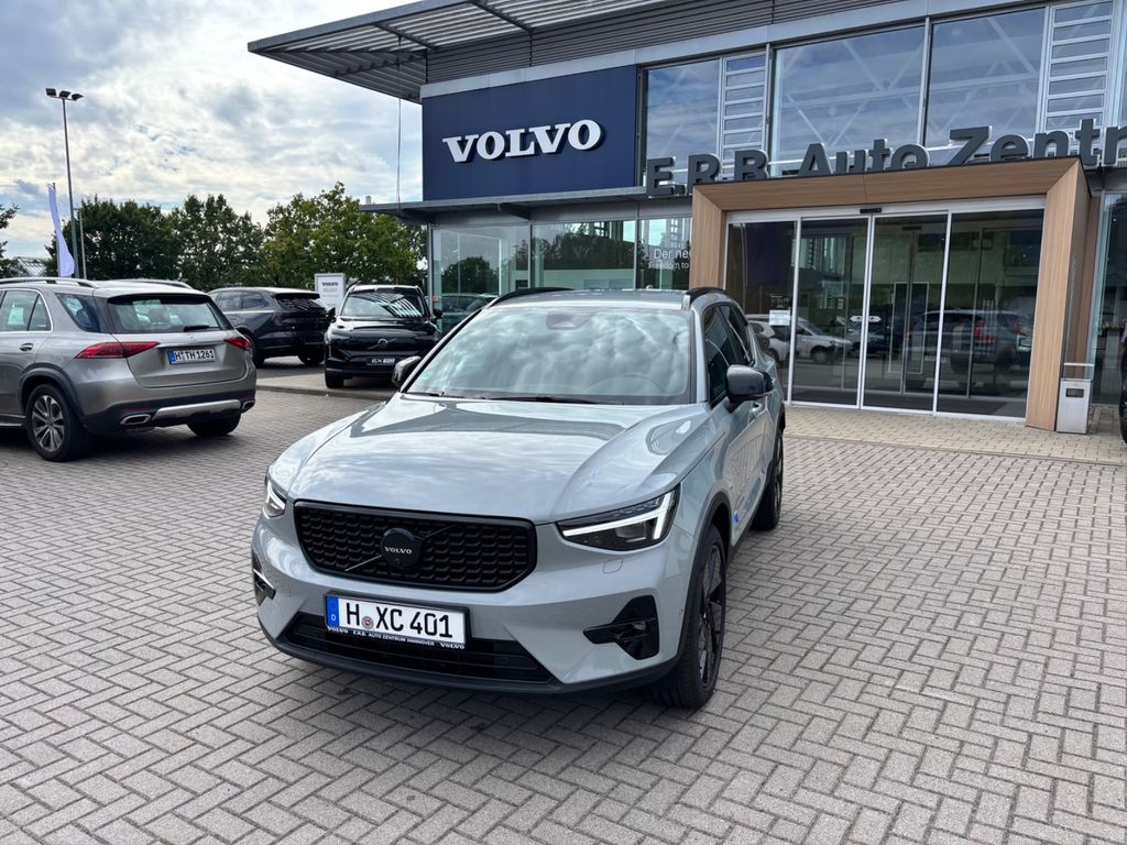 Volvo XC40 Black Edition B3 Mild-Hybrid Benzin Plus