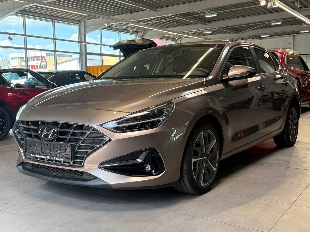 Bild des Angebotes Hyundai i30 Fastback MHEV | ACC | LED | SHZ LHZ | KAM