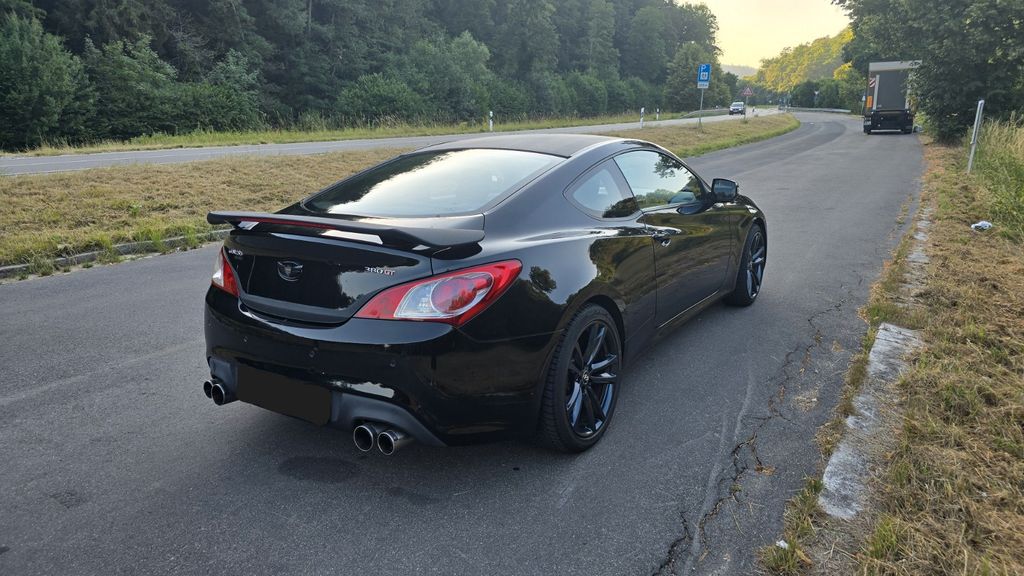 Hyundai Genesis 3.8 V6 GT Automatik GT
