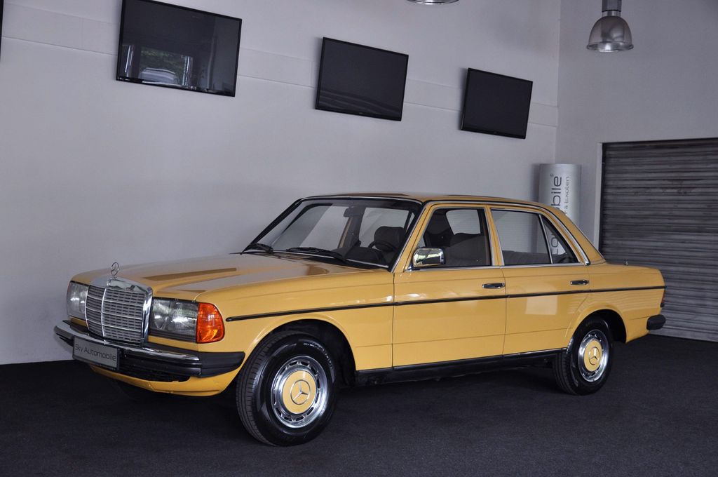 Bild des Angebotes Mercedes-Benz 230 E (W123) ! H-Zulassung ! Schöner Zustand !