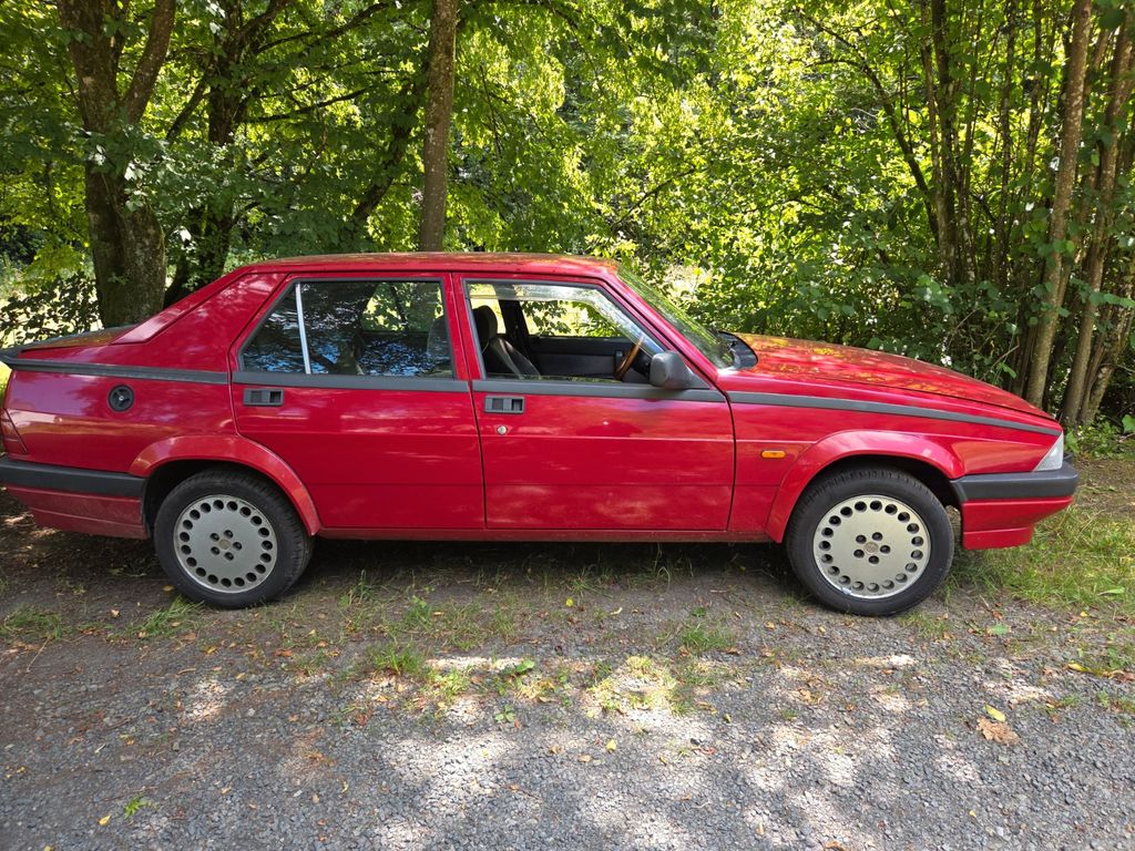Alfa Romeo 75