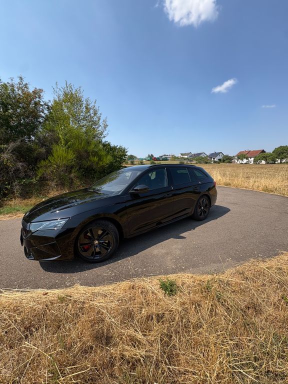 Bild des Angebotes Skoda Octavia 2.0 TSI DSG RS Combi RS