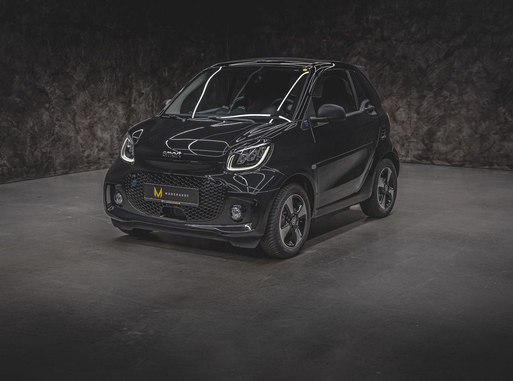 Bild des Angebotes Smart ForTwo EQ cab passion EXCLUSIVE:PURE BLACK +JBL!