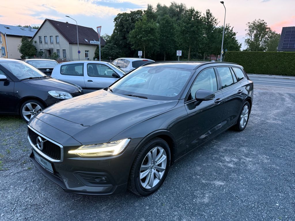 Bild des Angebotes Volvo V60 Kombi Momentum*2.HD*LEDER*150TKM*AHK