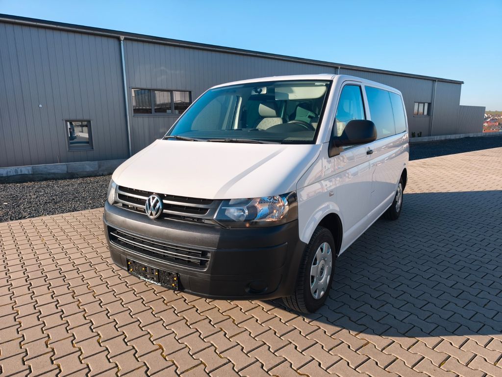 Bild des Angebotes Volkswagen T5 Kombi 4M , Standheizung, 9-Sitzer, Bundeswehr