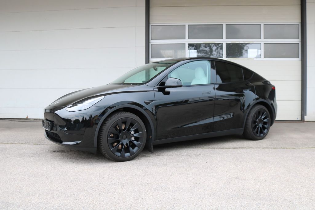 Bild des Angebotes Tesla Model Y Basis RWD*20Zoll*Innenraum schwarz/weiß