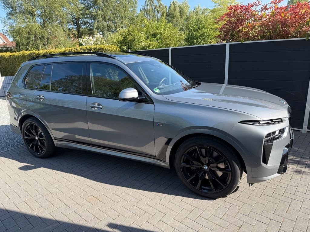 Bild des Angebotes BMW X7 xDrive40d - SHZ, M-PAKETE, Integral, PANO
