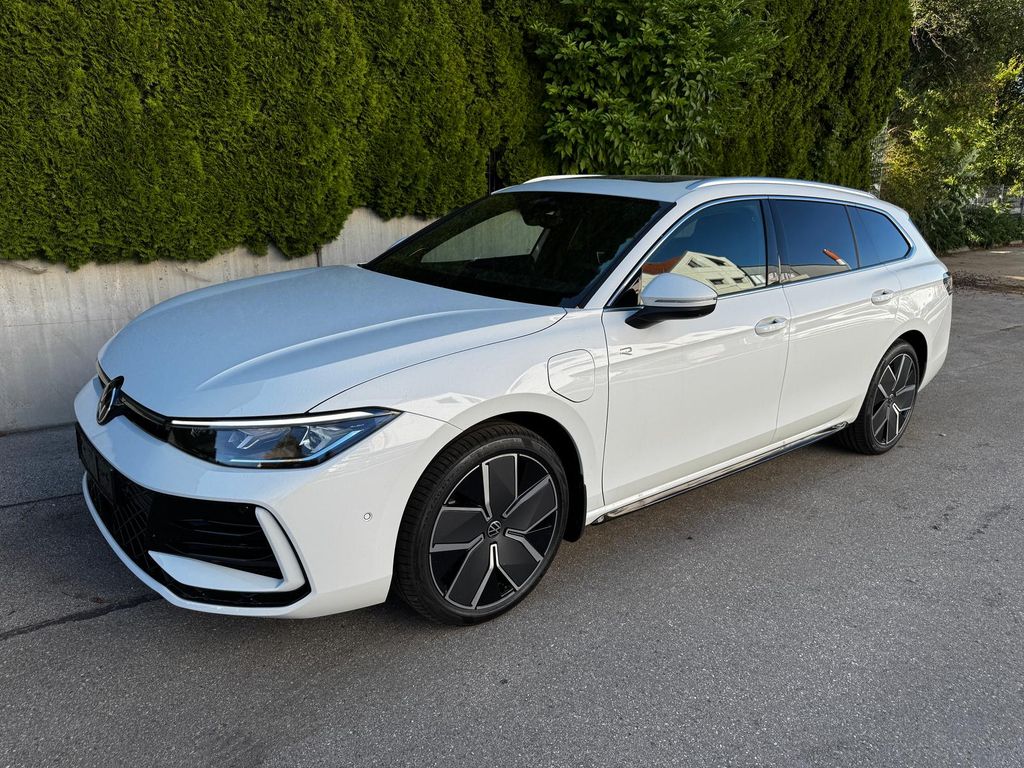 Bild des Angebotes Volkswagen Passat Variant 1.5 TSI eHybrid R-line AHK 360