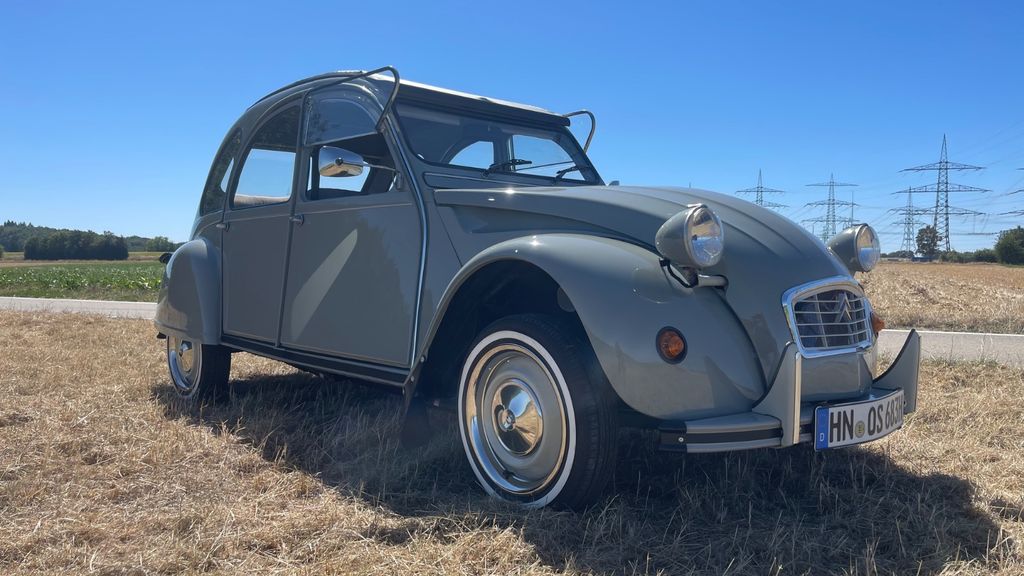 Bild des Angebotes Citroën  2 CV 6  OLDTIMER CABRIO TOP RESTAURIERT!
