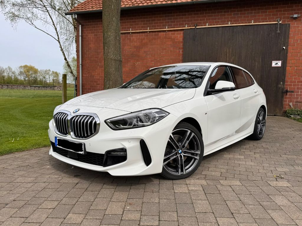 Bild des Angebotes BMW 118i M Sport | Automatik, HUD, Live Cockpit Pro