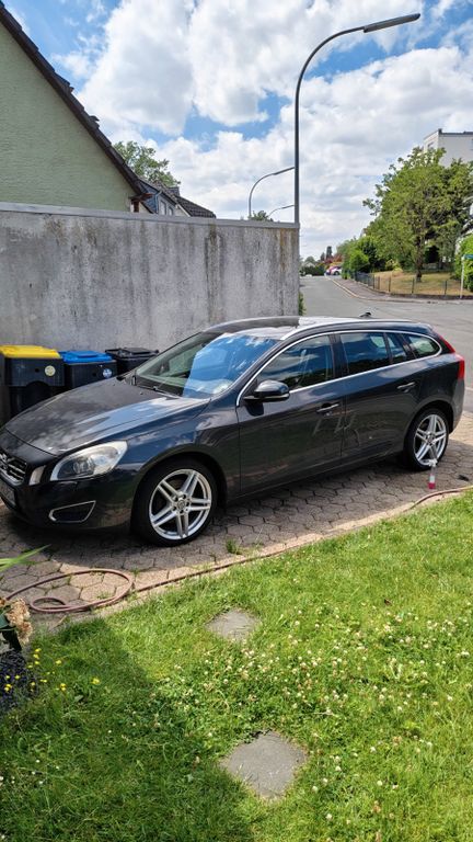 Bild des Angebotes Volvo V60 D5 Summum Summum