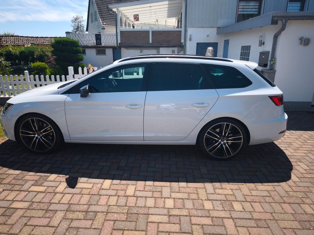 Bild des Angebotes Seat Leon CUPRA 4Drive 300