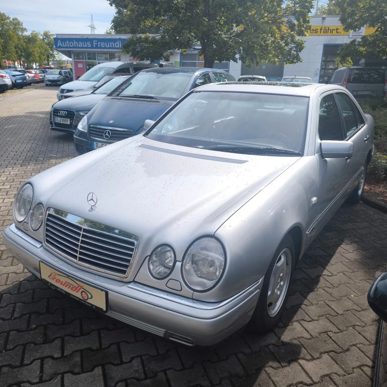 Bild des Angebotes Mercedes-Benz E 230 AVANTGARDE