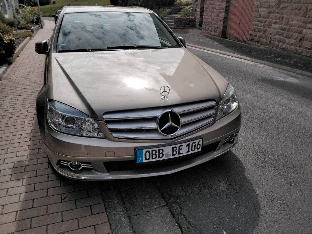 Bild des Angebotes Mercedes-Benz C 200 CGI BlueEFFICIENCY Autom. Classic