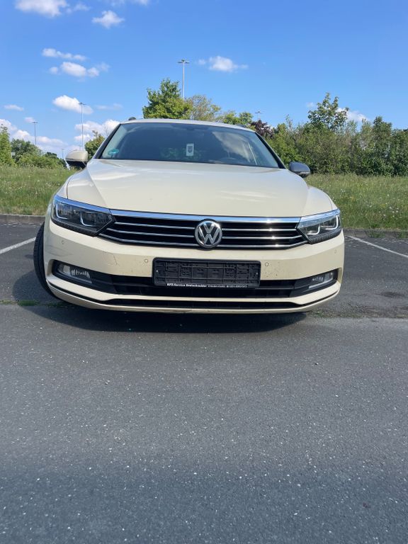 Bild des Angebotes Volkswagen Passat 2.0 TDI SCR 140kW DSG Comfortl. Varia...