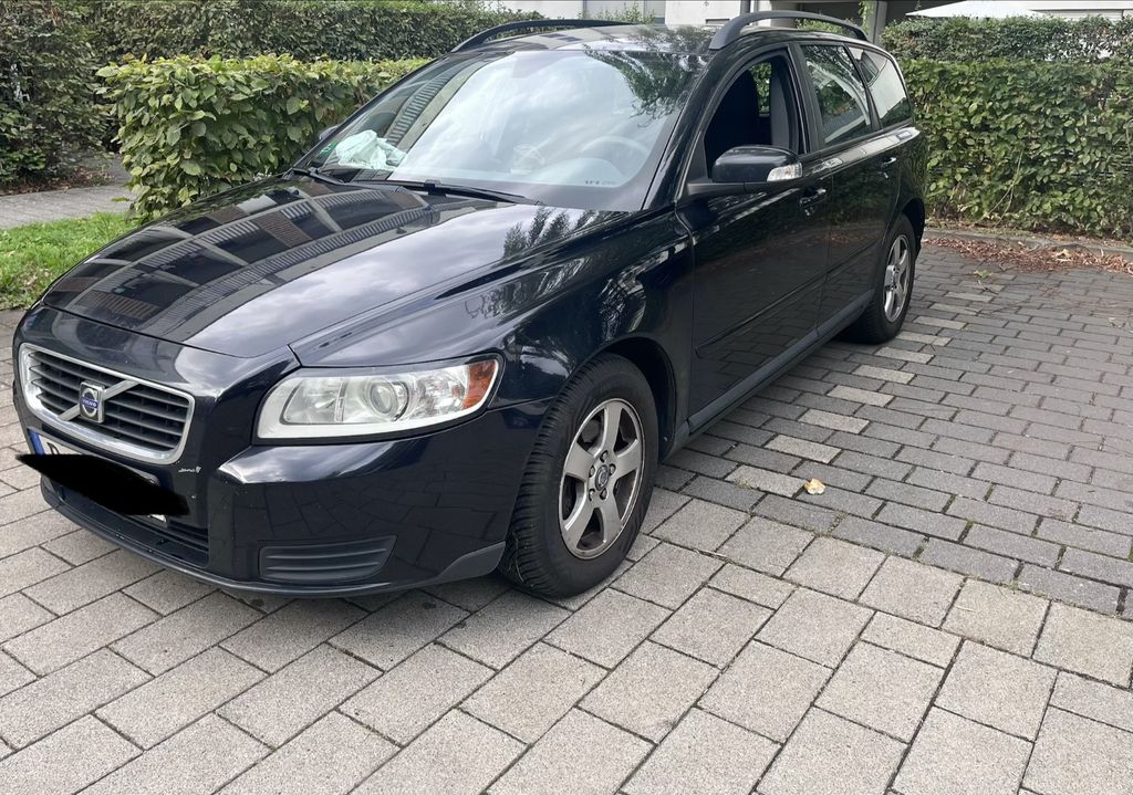 Bild des Angebotes Volvo V50 1.6D Kombi - Solides Auto, viel erneuert