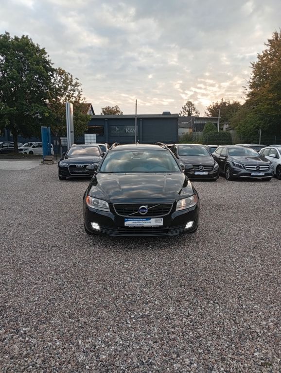 Bild des Angebotes Volvo V70 D3 Black Edition.Automatik.Klima.Navi.Leder.