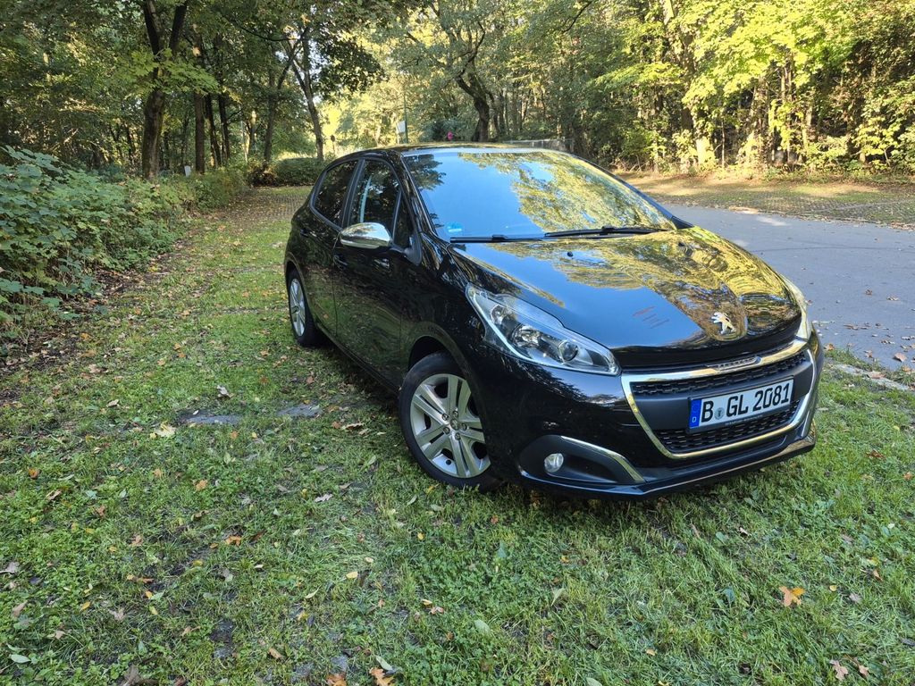 Bild des Angebotes Peugeot 208 PureTech 82 Signature Signature