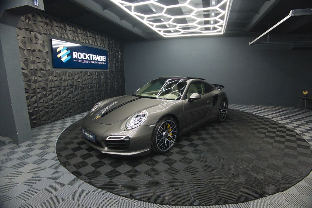 Bild des Angebotes Porsche 991 911 Turbo S Coupe Chrono+ | Ceramic | Carbon