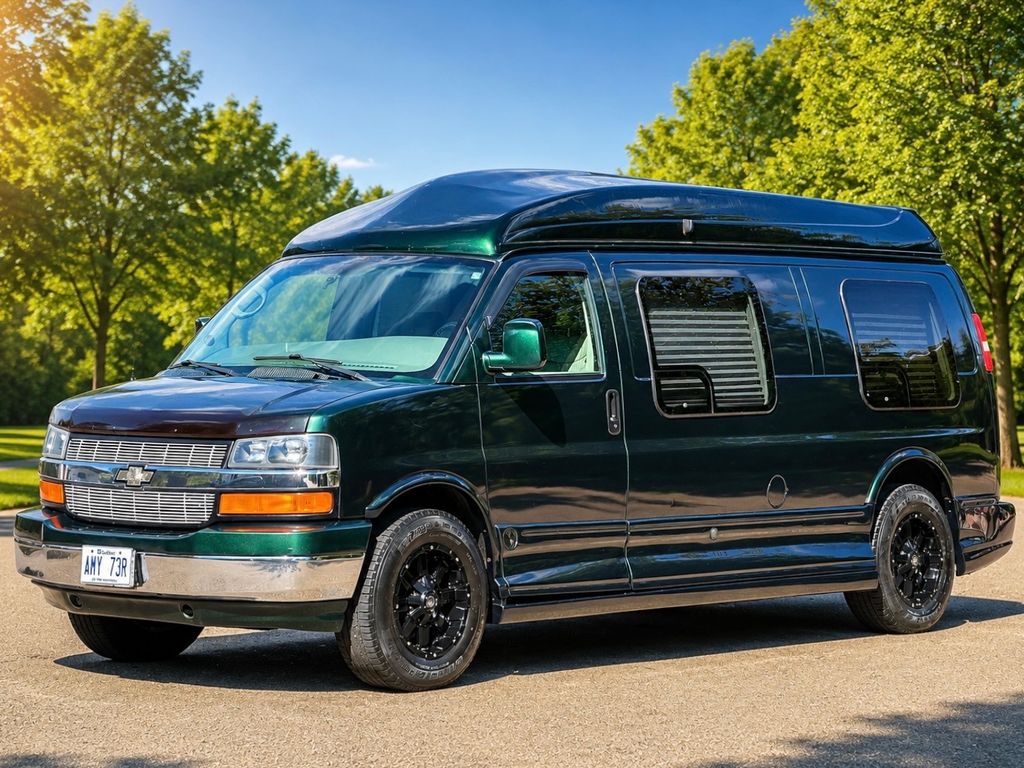 Bild des Angebotes Chevrolet Express Explorer Limited 6.0 RWD Rollstuhl-Lif