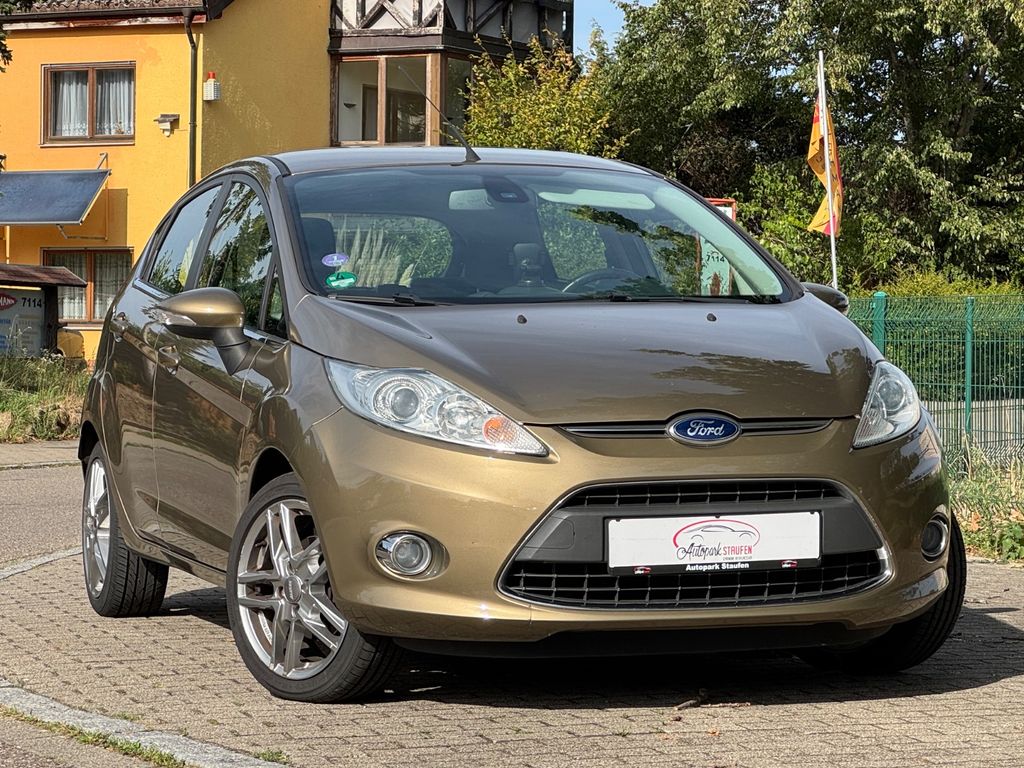 Bild des Angebotes Ford Fiesta Titanium / Klima / 5 Türig / 8 F-bereift