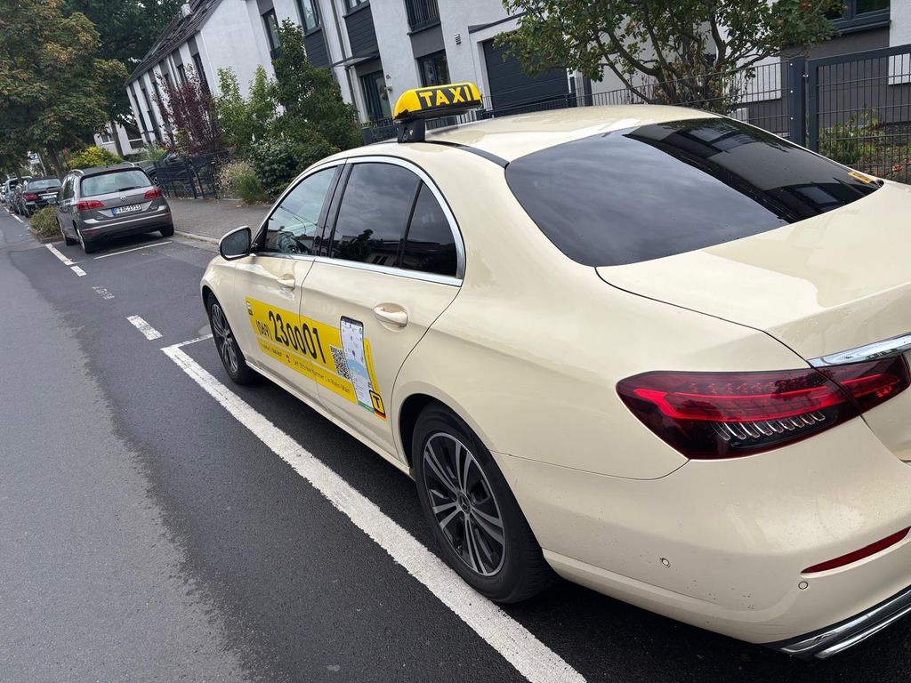 Bild des Angebotes Mercedes-Benz E 220 d Autom. Taxi