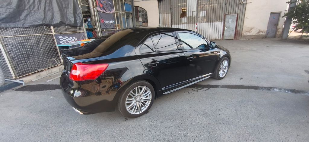 Suzuki Kizashi 2.4 SPORT CVT Allrad SPORT