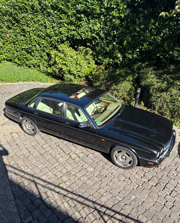 Bild des Angebotes Jaguar Daimler 4.0 Six LWB Rostfrei Historie Scheckheft