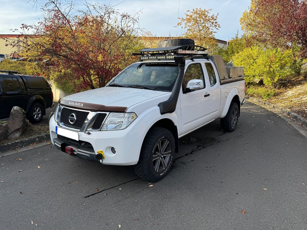 Nissan Navara Pickup King Cab SE 4X4 / SONDERUMBAU