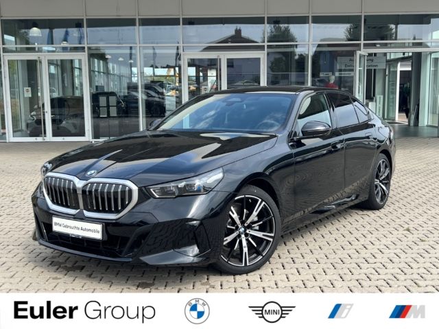 Bild des Angebotes BMW 520 d x M-Sport Ez:2026 SR19'' ICONIC AHK Pano H