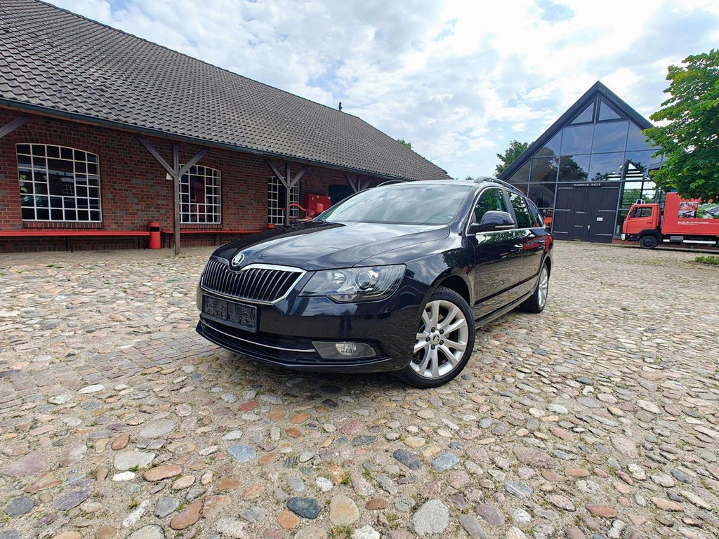 Bild des Angebotes Skoda Superb Best Of 4x4 2,0 TDI Automatik / Navigatio