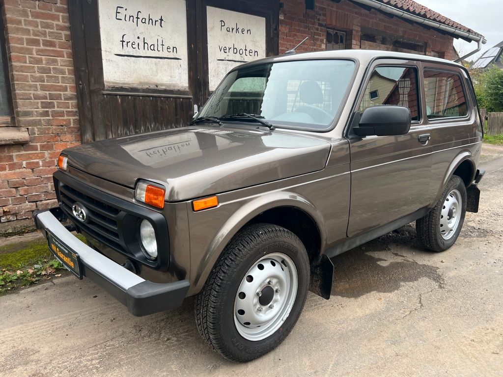 Bild des Angebotes Lada Legend 4x4 AHK*Hohlraumver.*Wildwanne*Radhaussch