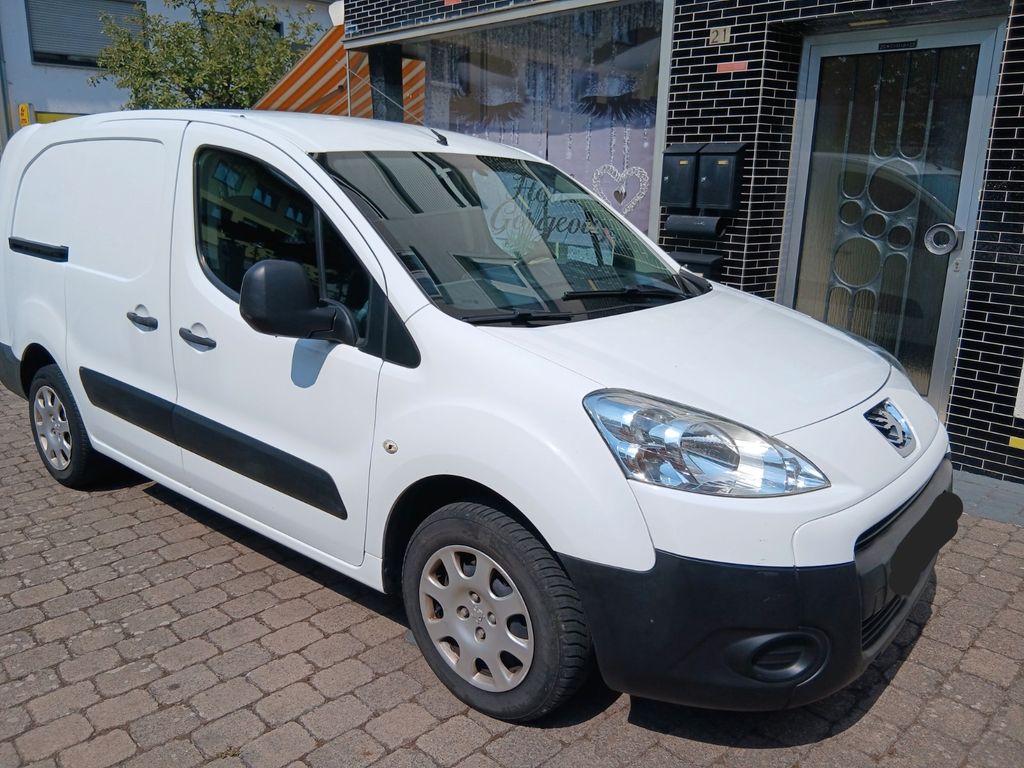 Bild des Angebotes Peugeot Partner L2 LKW-Zulassung Anhängerkupplung