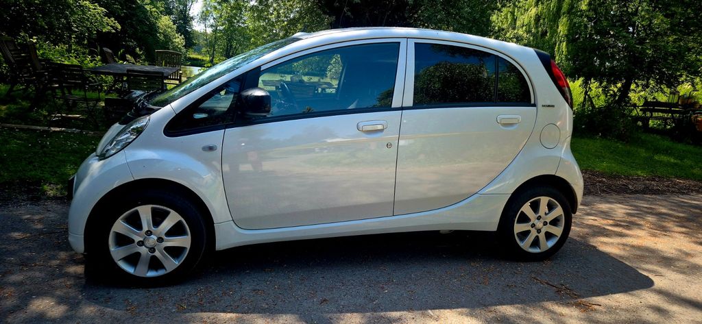 Peugeot iOn