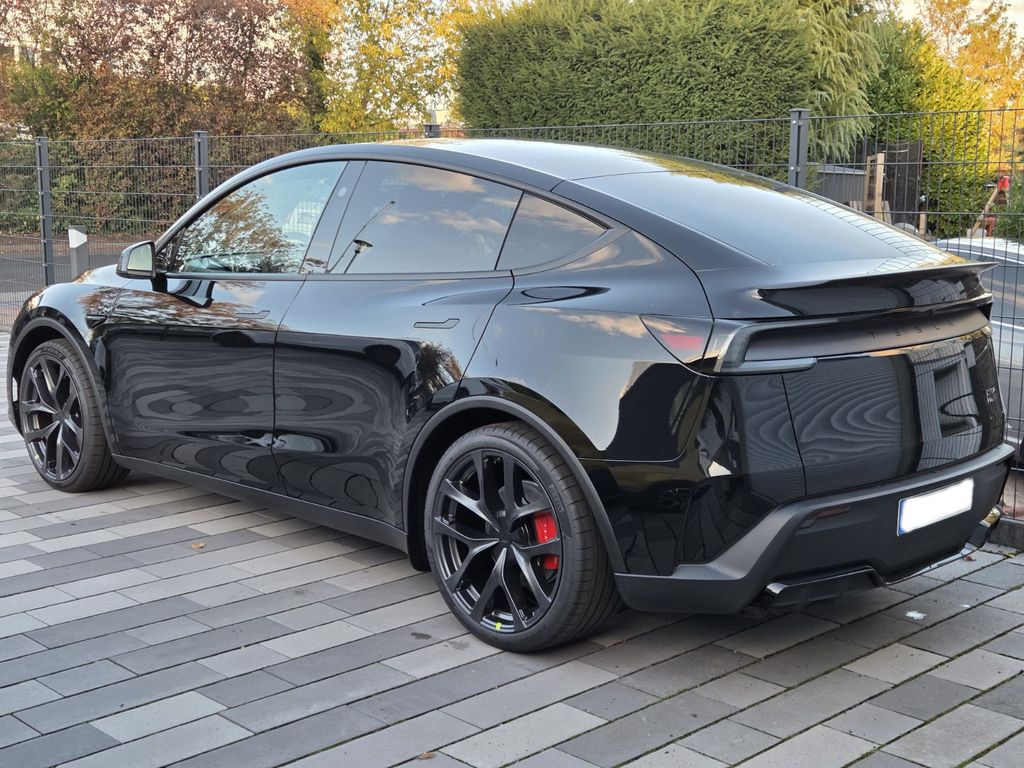 Tesla Model Y Performance SOFORT zum UVP quasi NEU