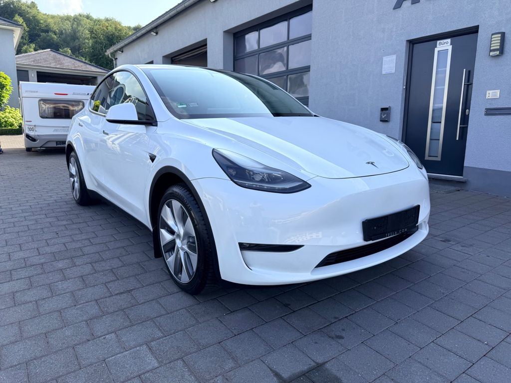 Bild des Angebotes Tesla Model Y SR | AMD RYZEN | 19 Inch | 1.Hand