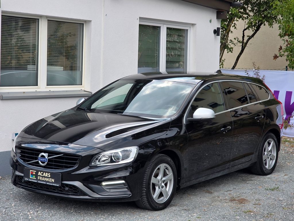 Bild des Angebotes Volvo V60 Kombi Momentum *Scheckheft gepflegt*Navi*SHZ