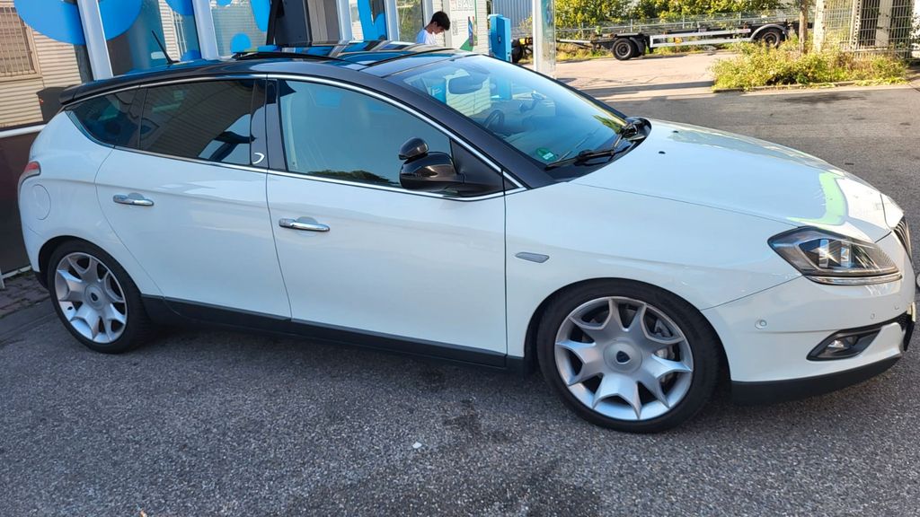 Bild des Angebotes Lancia Delta 1.8 Di T-Jet 16v Platino Automatik Platino